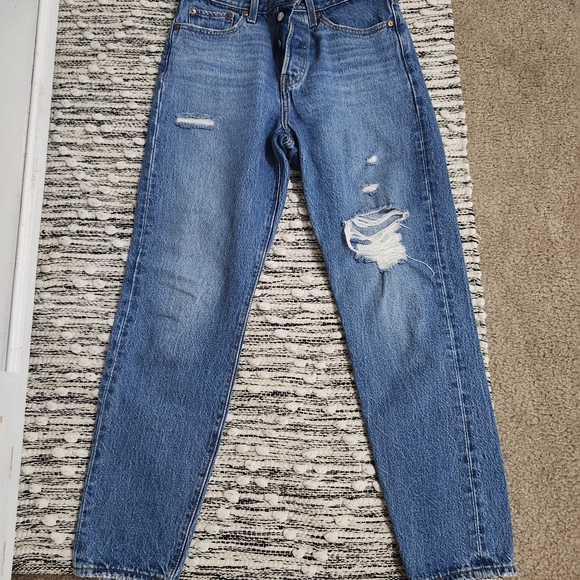 Levi's Wedgie - Picture 1 of 3